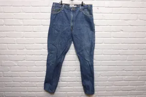 90s Vintage Levi's Relaxed Fit Jeans Size 38/33