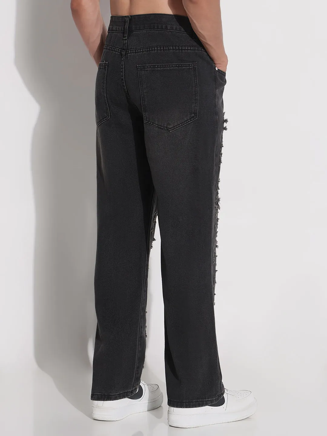 Men Black Distressed Relaxed Fit Jeans