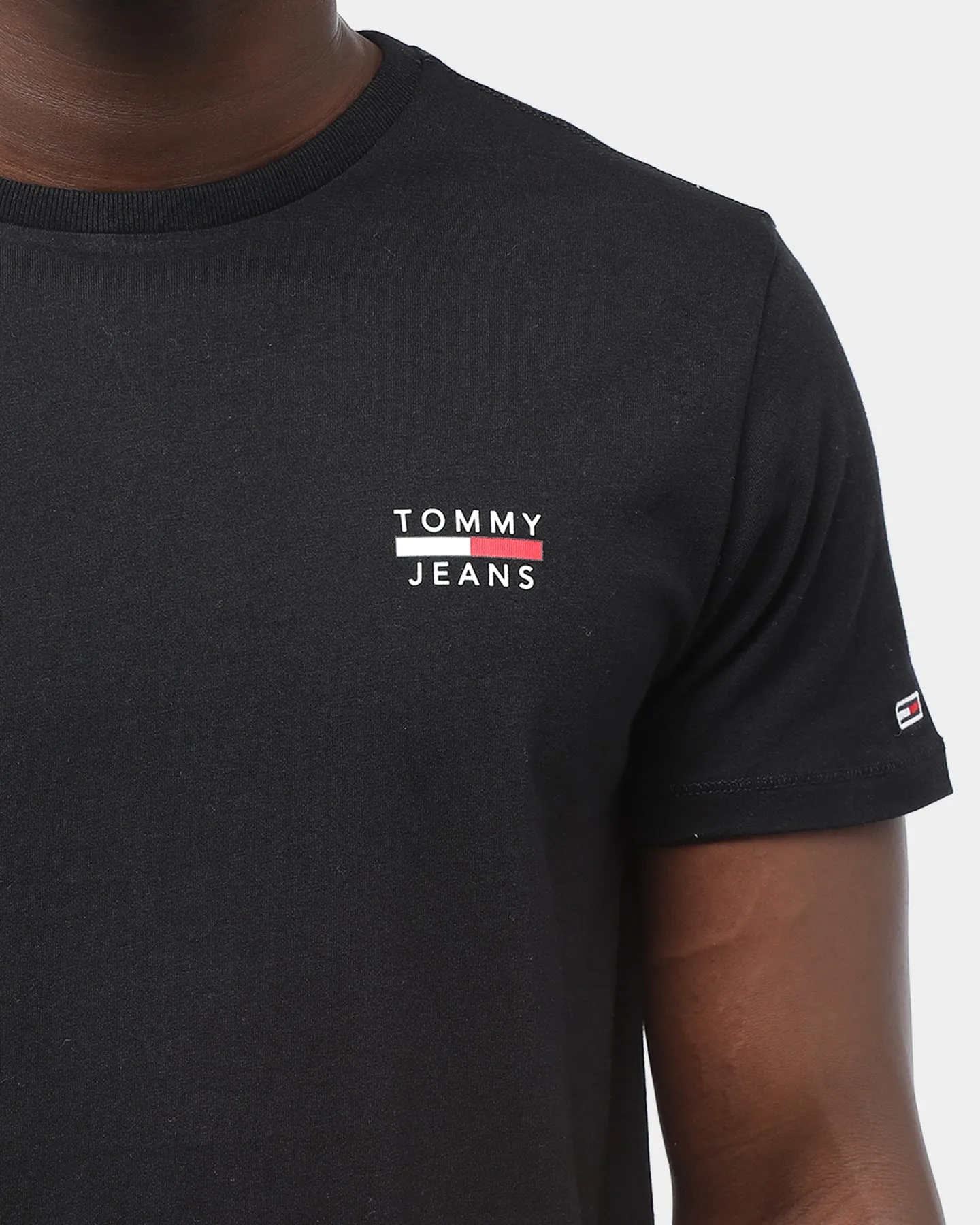 Tommy Jeans Men's TJM Chest Logo T-Shirt Tommy Black